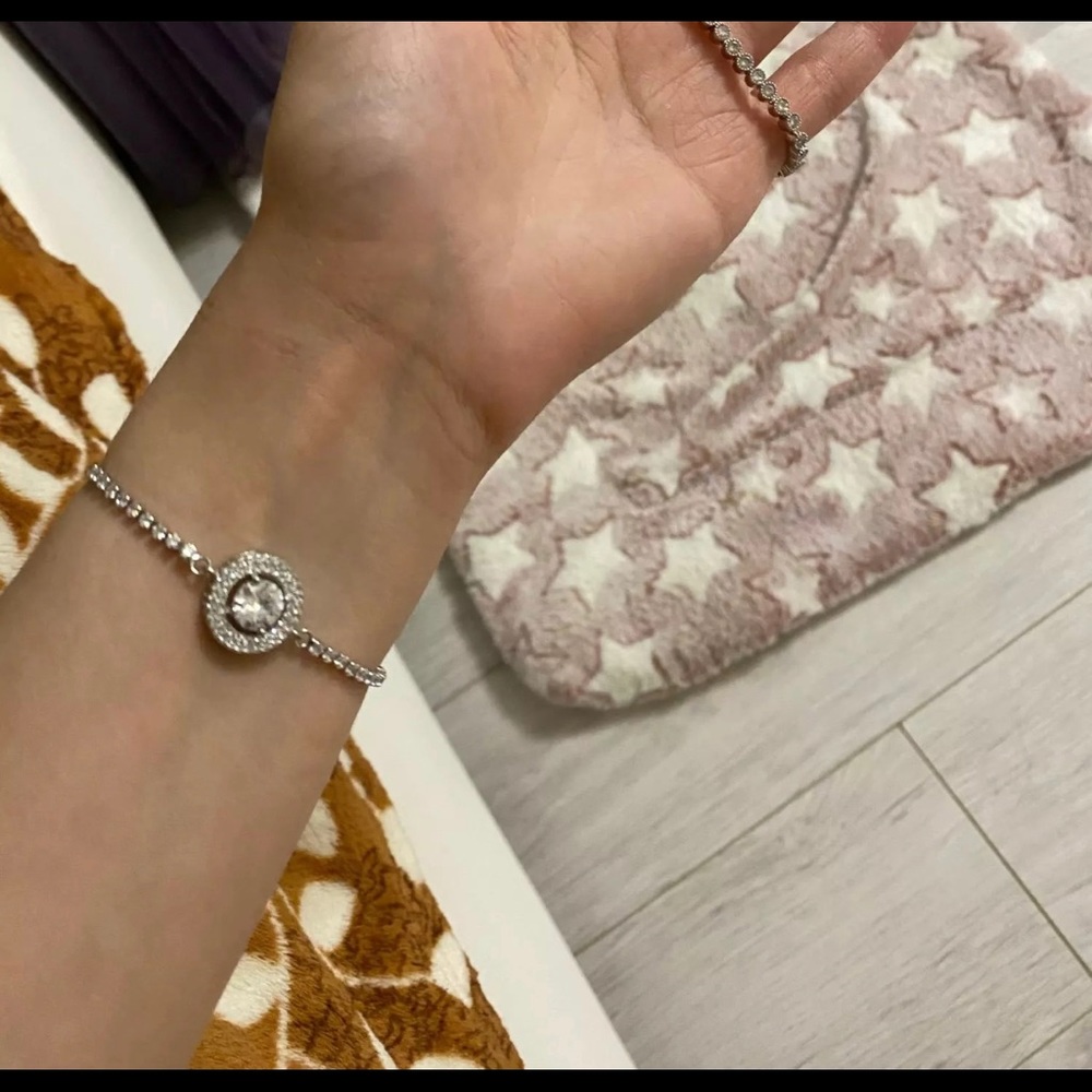 Fashionable luxurious style bracelet